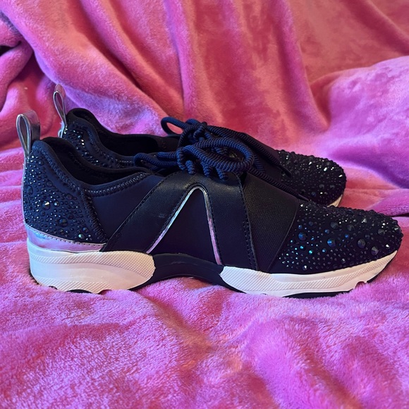 New size 7.5 navy sparkle Carvela trainers - Picture 7 of 8